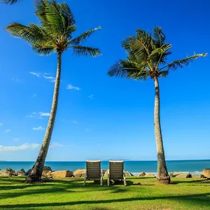 Absolute Beach Front - Blue Pacific Apartment